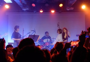歌い手のための音楽活動サポートサービスMUSIC PARTNERの活用事例：サポートミュージシャンとともにレコ発ライブ